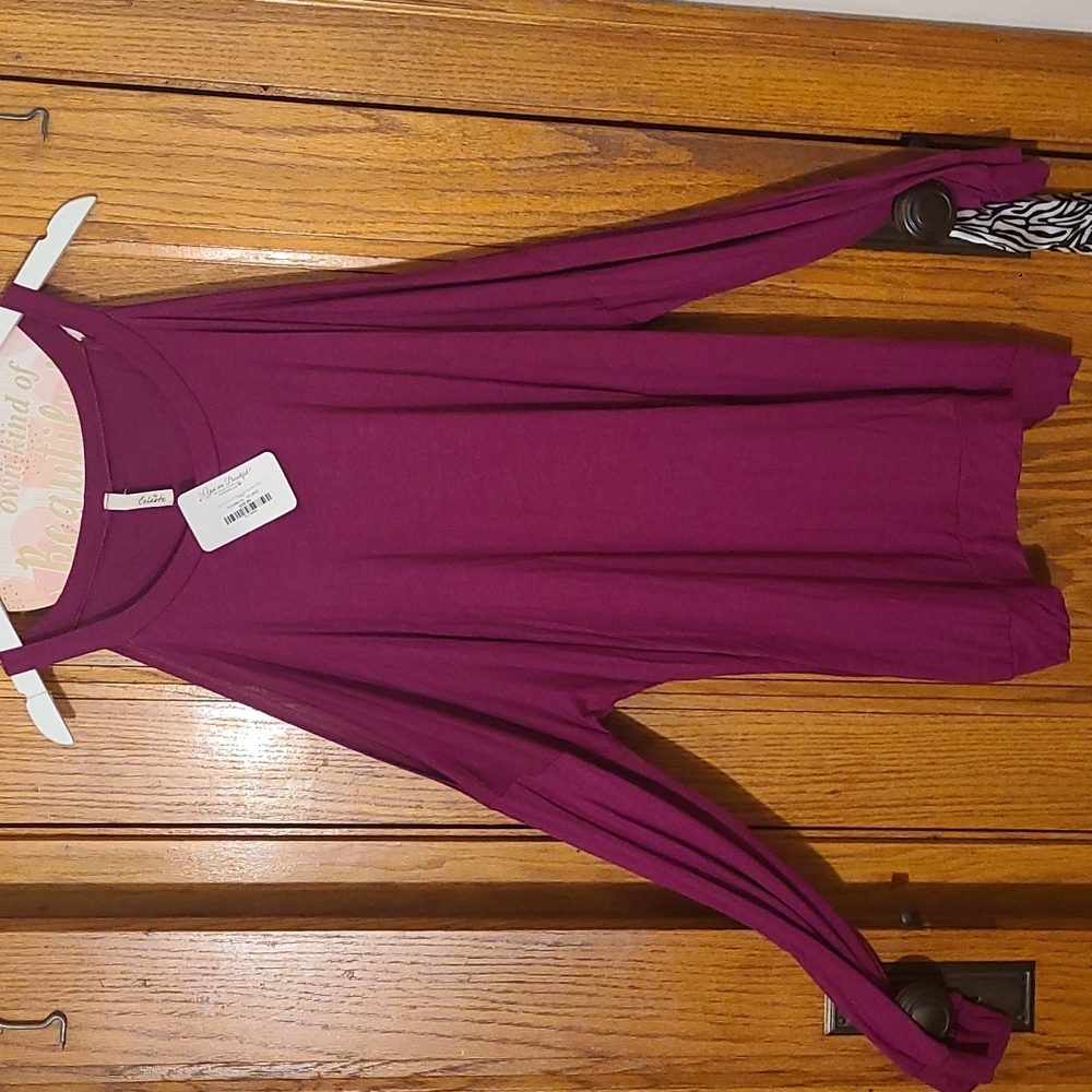 ☀️NEW☀️Magenta Solid Open Shoulder Top